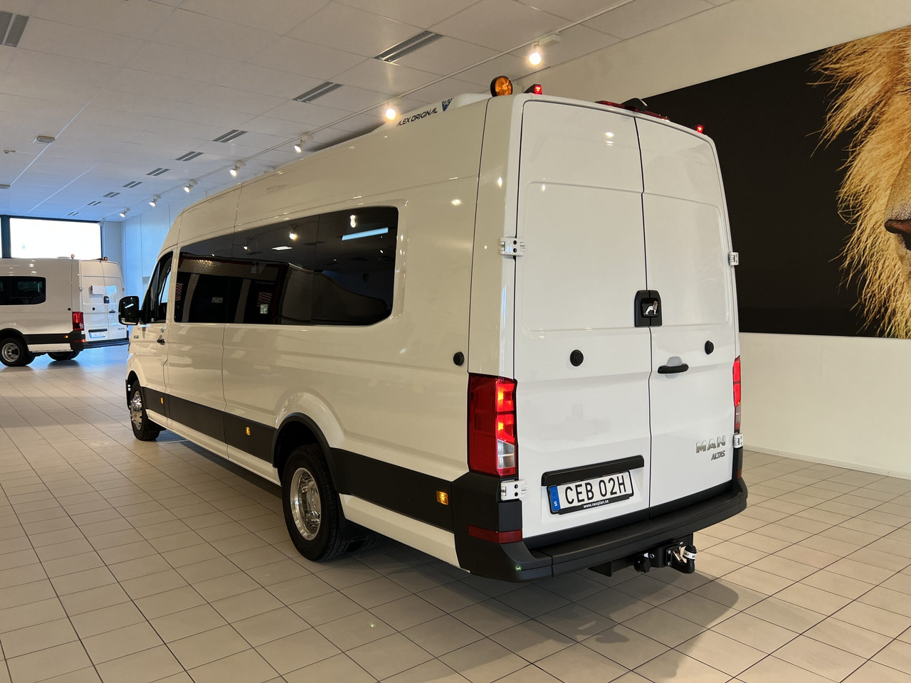 MAN TGE Businessline / VIP - Minibusz, Kisbusz: 4 kép. MAN TGE Businessline / VIP - Minibusz, Kisbusz: 4 kép.