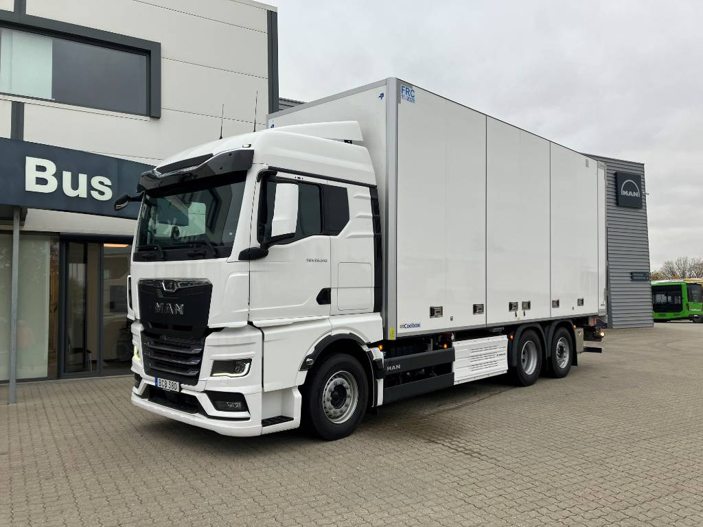 MAN TGX 26.510 Norfrig Kyl/Frys - Dobozos felépítményű teherautó: 2 kép. MAN TGX 26.510 Norfrig Kyl/Frys - Dobozos felépítményű teherautó: 2 kép.
