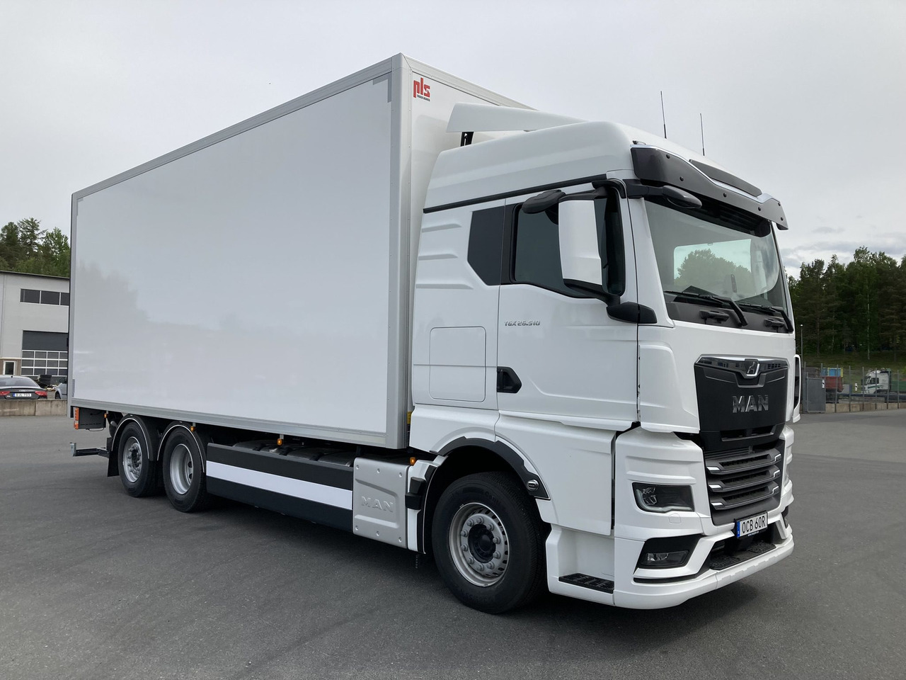 TGX 26.510 6×2-4 Fjärrbil Skåp PLS - Italszállító teherautó: 1 kép. TGX 26.510 6×2-4 Fjärrbil Skåp PLS - Italszállító teherautó: 1 kép.