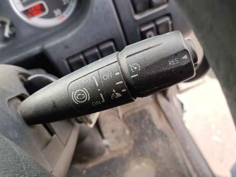 DAF CF 75 - Szemetesautó: 4 kép. DAF CF 75 - Szemetesautó: 4 kép.