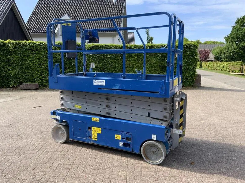 Genie GS2646 - Ollós emelő: 4 kép. Genie GS2646 - Ollós emelő: 4 kép.