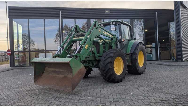 John Deere 6230 PREMIUM 6230 PREMIUM - Traktor: 2 kép. John Deere 6230 PREMIUM 6230 PREMIUM - Traktor: 2 kép.