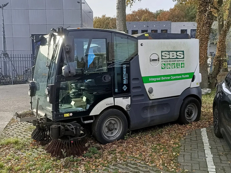 Mathieu MC210 Azura MC210 - Utcaseprő gép: 3 kép. Mathieu MC210 Azura MC210 - Utcaseprő gép: 3 kép.