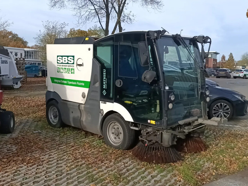 Mathieu MC210 Azura MC210 - Utcaseprő gép: 1 kép. Mathieu MC210 Azura MC210 - Utcaseprő gép: 1 kép.