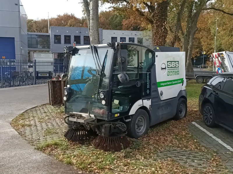 Mathieu MC210 Azura MC210 - Utcaseprő gép: 2 kép. Mathieu MC210 Azura MC210 - Utcaseprő gép: 2 kép.