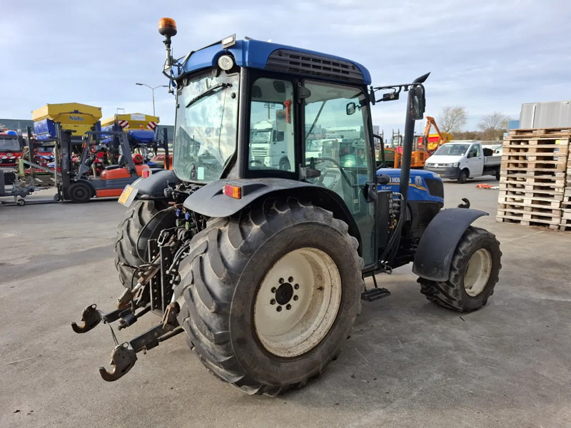 New Holland T4.95 T4.95LP - Traktor: 2 kép. New Holland T4.95 T4.95LP - Traktor: 2 kép.