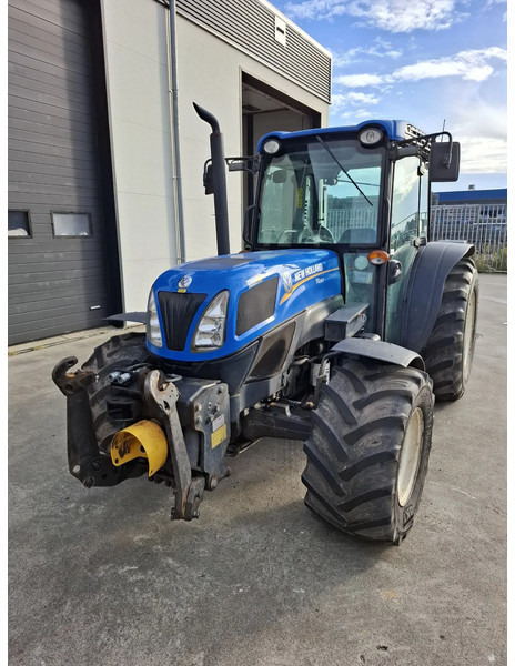 New Holland T4.95 T4.95LP - Traktor: 3 kép. New Holland T4.95 T4.95LP - Traktor: 3 kép.