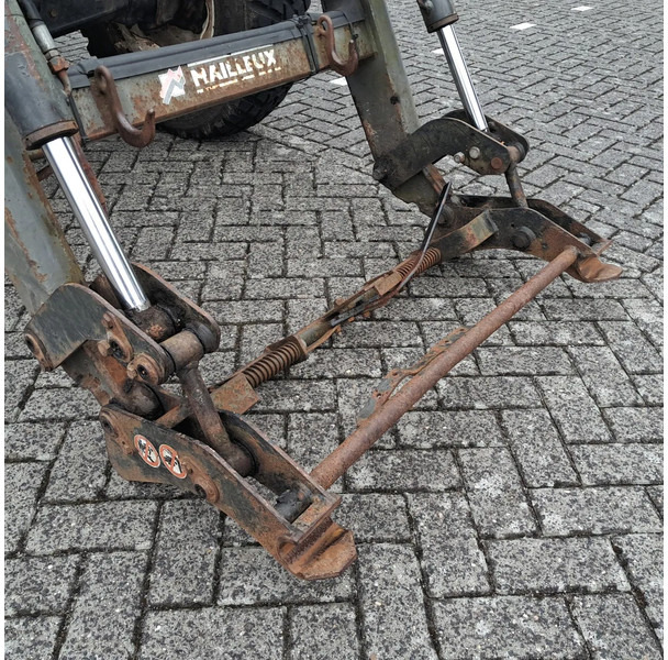 New Holland TL70 TL70 - Nyergesvontató: 5 kép. New Holland TL70 TL70 - Nyergesvontató: 5 kép.