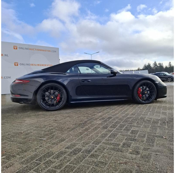Porsche 911 Cabrio 3.0 Carrera 4 GTS - Autó: 4 kép. Porsche 911 Cabrio 3.0 Carrera 4 GTS - Autó: 4 kép.