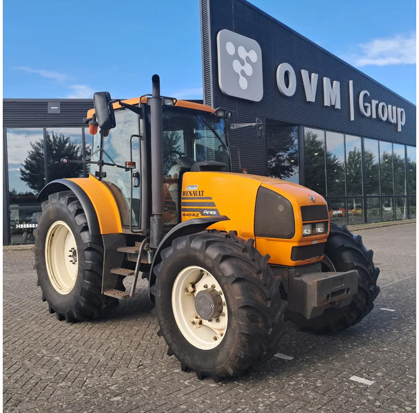 Renault ARES 640 RZ ARES 640 RZ - Traktor: 1 kép. Renault ARES 640 RZ ARES 640 RZ - Traktor: 1 kép.