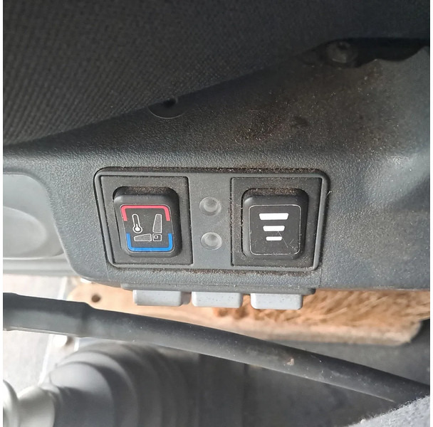 Schmidt CLEANGO 500 CLEANGO 500 - Utcaseprő gép: 5 kép. Schmidt CLEANGO 500 CLEANGO 500 - Utcaseprő gép: 5 kép.