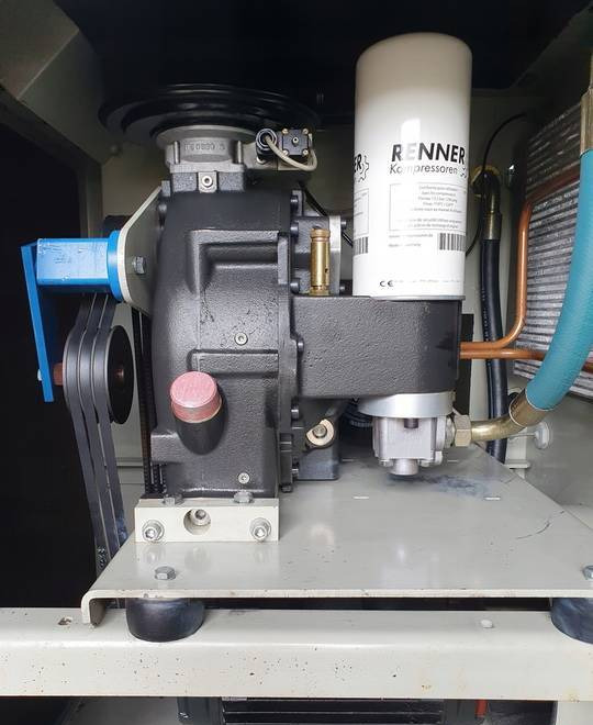 KOMPRESOR ŚRUBOWY RENNER 22 KW - Légkompresszor: 5 kép. KOMPRESOR ŚRUBOWY RENNER 22 KW - Légkompresszor: 5 kép.