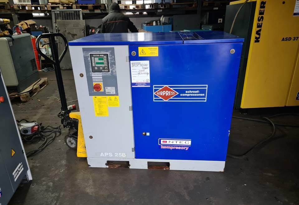 Kompresor śrubowy AIRPRESS APS 25, 18,5 kw, (2) - Légkompresszor: 4 kép. Kompresor śrubowy AIRPRESS APS 25, 18,5 kw, (2) - Légkompresszor: 4 kép.