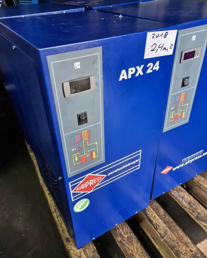 OSUSZACZ ZIĘBNICZY AIRPRESS APX 24, 2,4 M3/min - Légkompresszor: 1 kép. OSUSZACZ ZIĘBNICZY AIRPRESS APX 24, 2,4 M3/min - Légkompresszor: 1 kép.