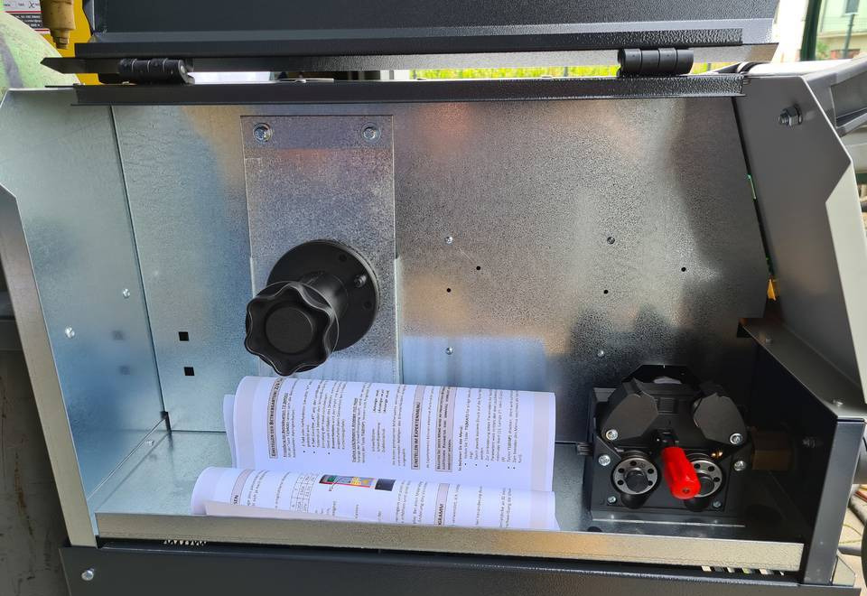 SPAWARKA MIG WELDKAR 300 Synergic 300A - Hegesztőberendezés: 5 kép. SPAWARKA MIG WELDKAR 300 Synergic 300A - Hegesztőberendezés: 5 kép.