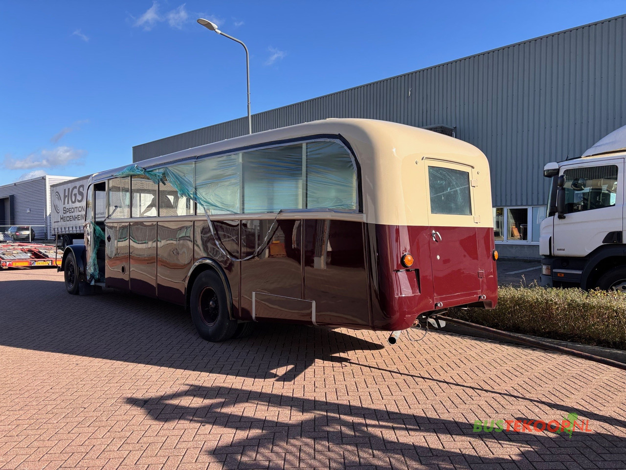 Saurer L4C alpenwagen - Busz: 2 kép. Saurer L4C alpenwagen - Busz: 2 kép.