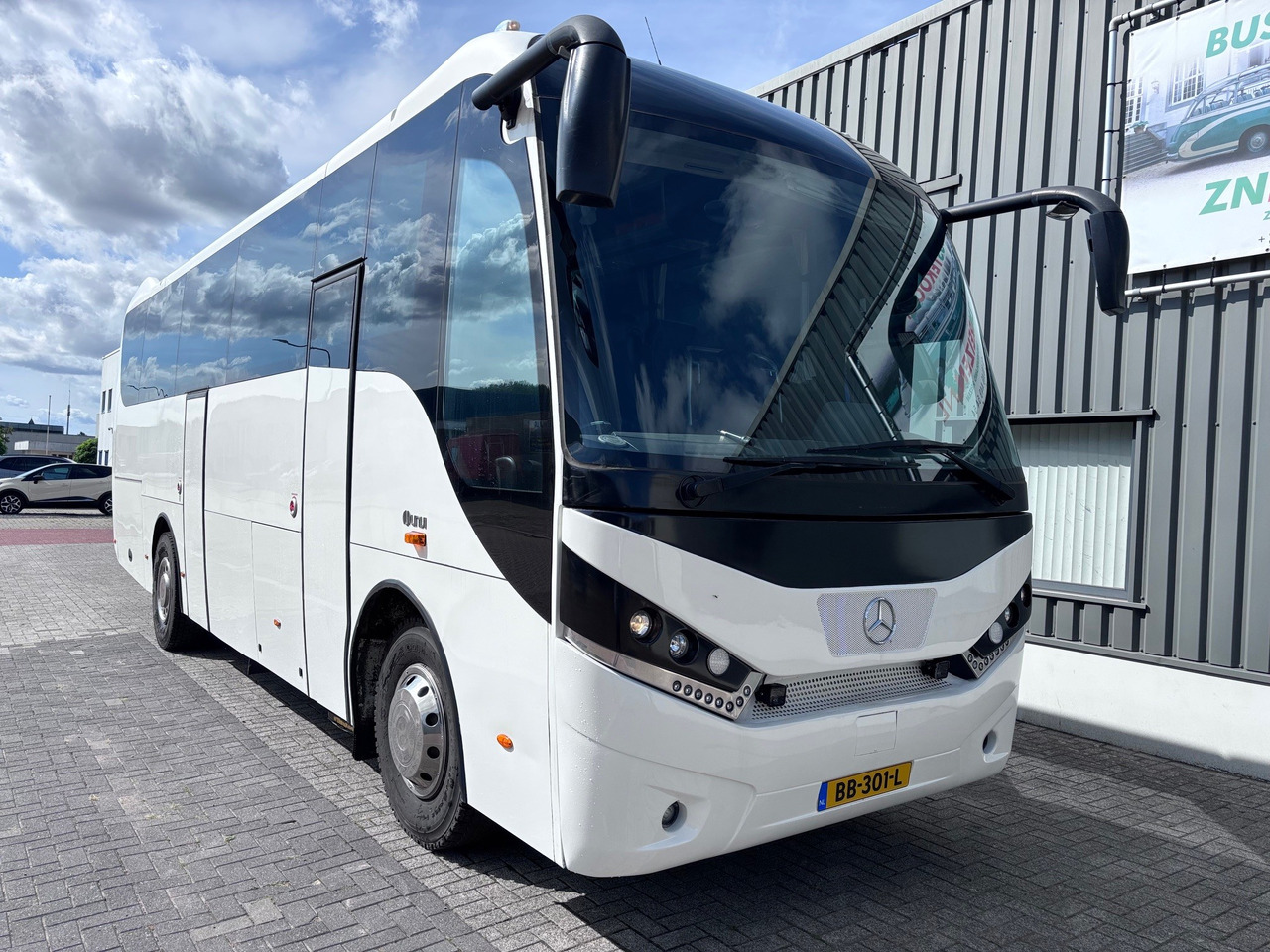 Mercedes ATEGO 1530 Touring GT / UNVI - Távolsági busz: 2 kép. Mercedes ATEGO 1530 Touring GT / UNVI - Távolsági busz: 2 kép.