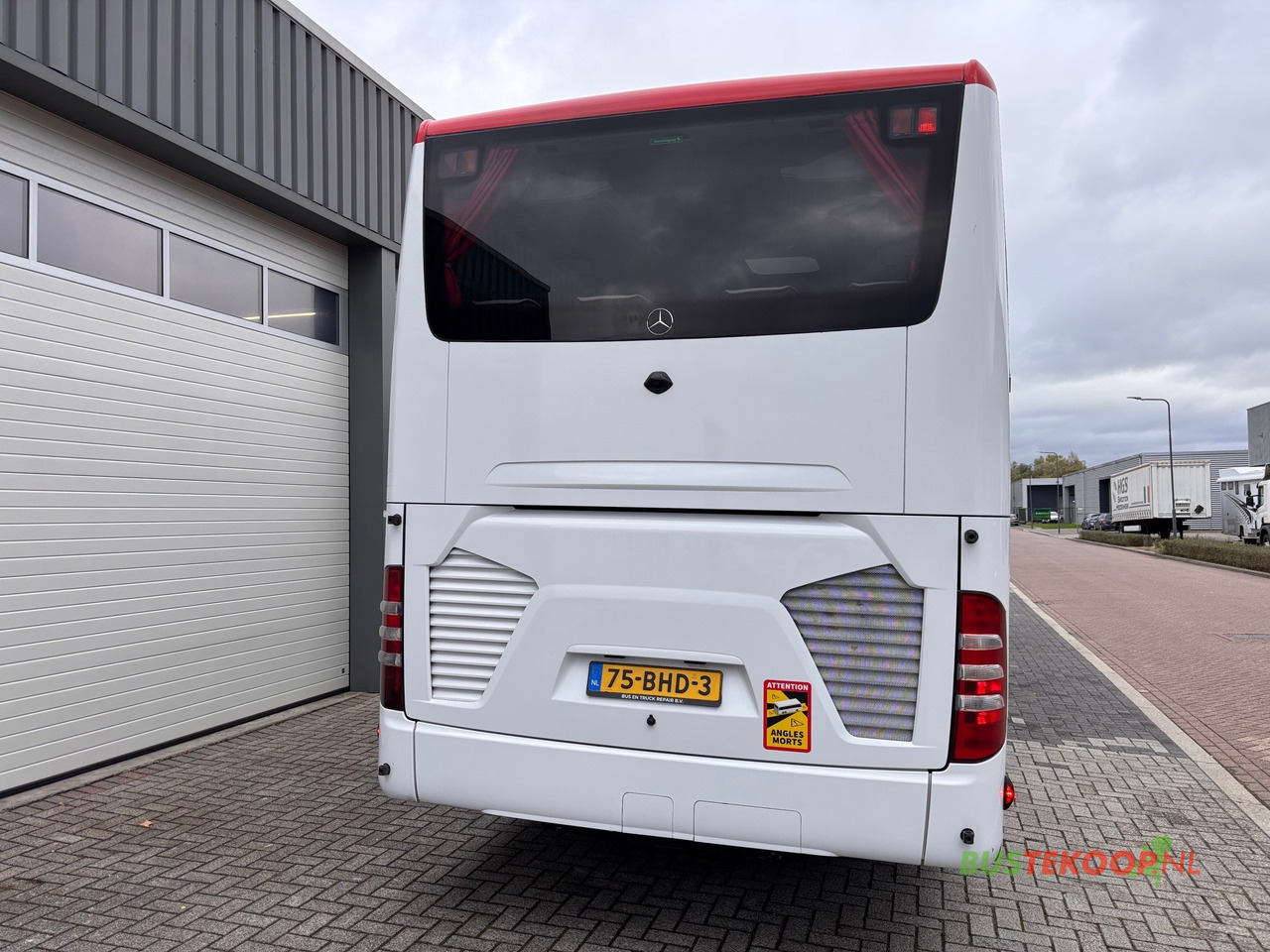 Mercedes TOURISMO RHD-M/2A - Távolsági busz: 5 kép. Mercedes TOURISMO RHD-M/2A - Távolsági busz: 5 kép.