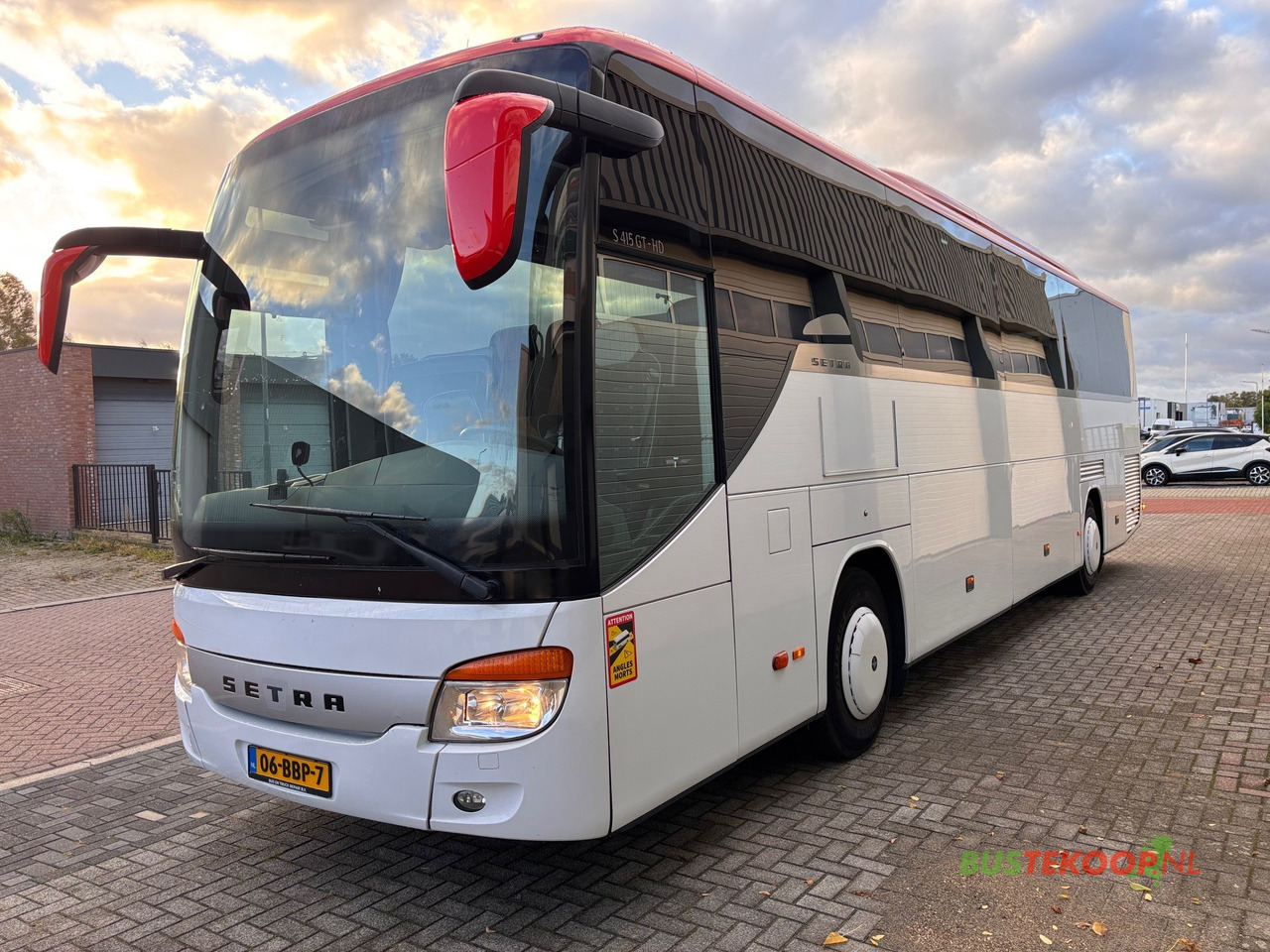 SETRA S 415GT-HD - Távolsági busz: 3 kép. SETRA S 415GT-HD - Távolsági busz: 3 kép.