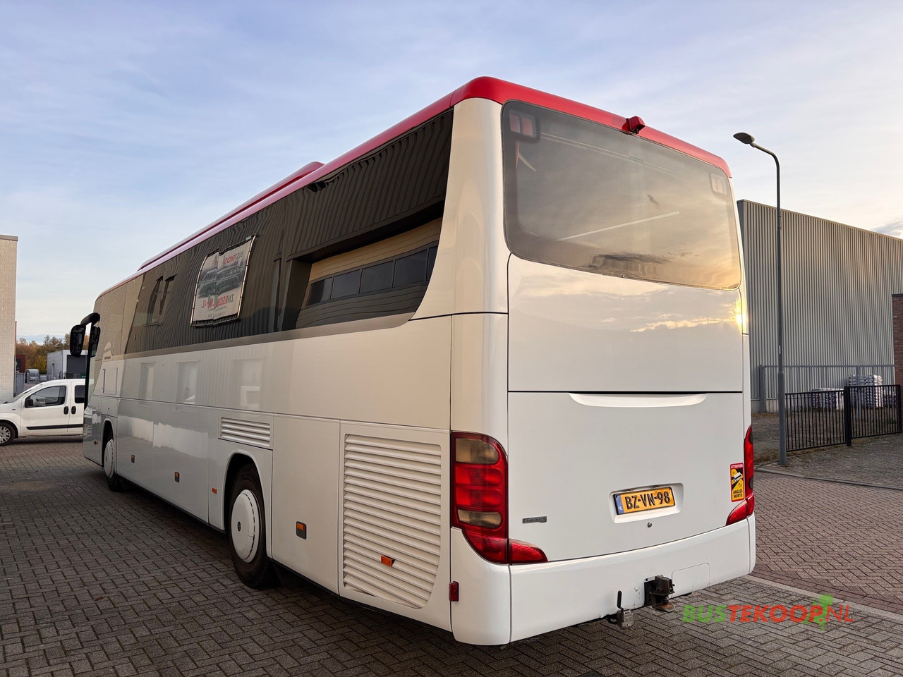SETRA S 415GT-HD - Távolsági busz: 4 kép. SETRA S 415GT-HD - Távolsági busz: 4 kép.