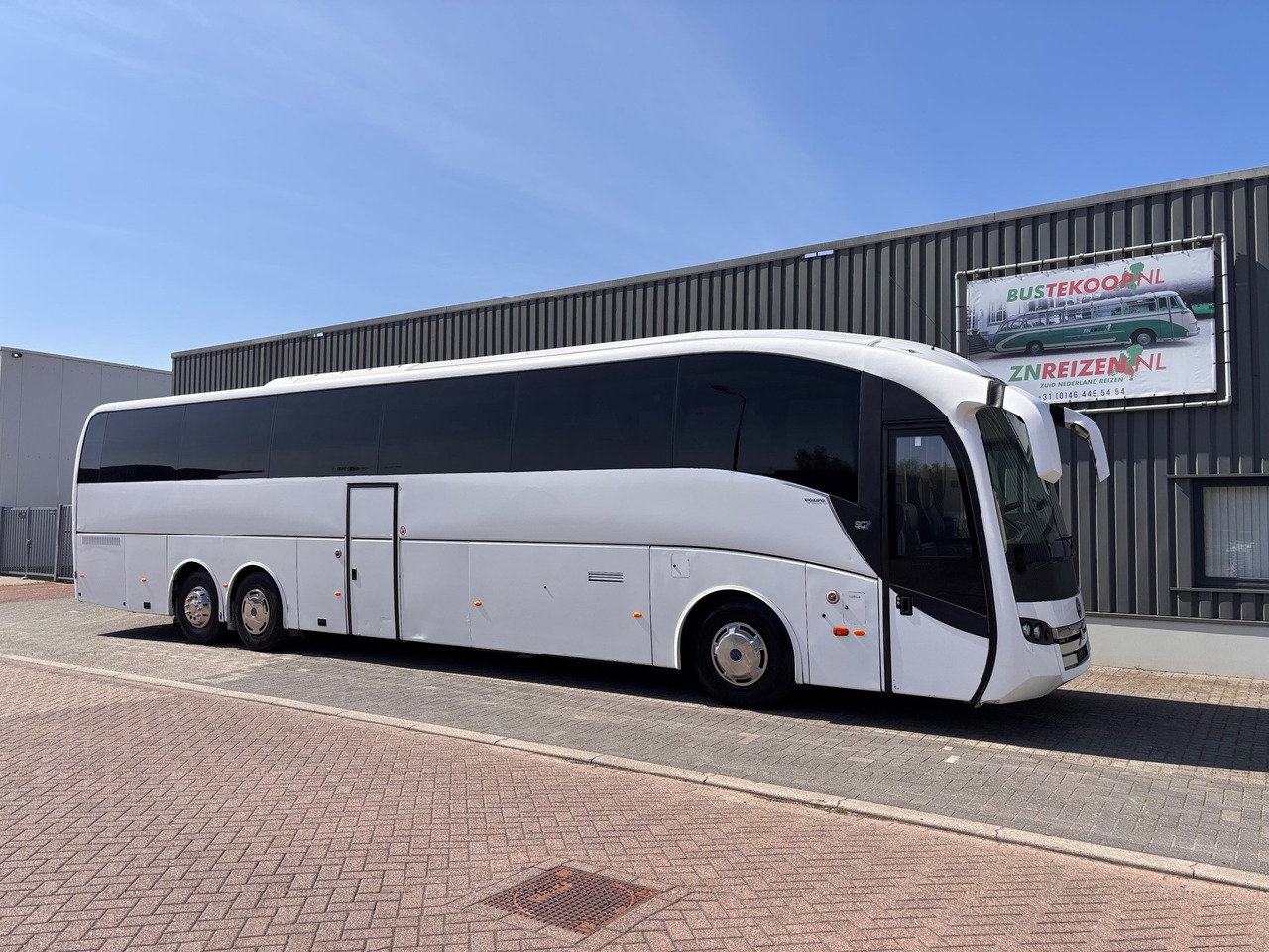 Volvo B11R SUNSUNDEGUI SC7, Euro 6. - Távolsági busz: 1 kép. Volvo B11R SUNSUNDEGUI SC7, Euro 6. - Távolsági busz: 1 kép.