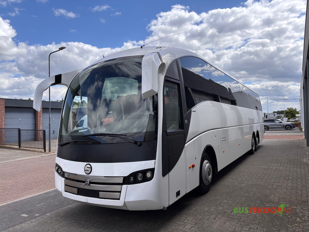 Volvo B11R SUNSUNDEGUI SC7, Euro 6. - Távolsági busz: 3 kép. Volvo B11R SUNSUNDEGUI SC7, Euro 6. - Távolsági busz: 3 kép.