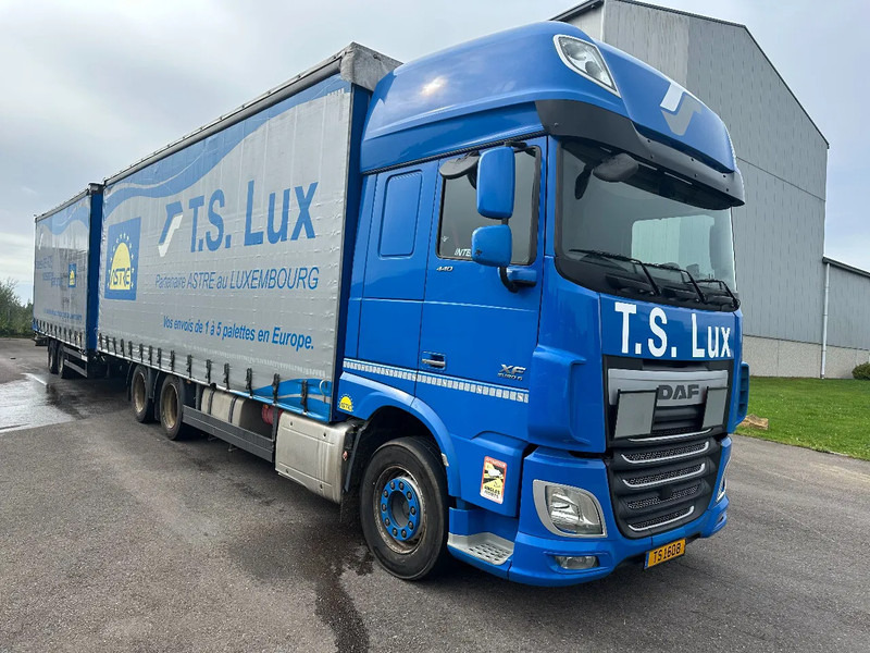 DAF XF 440 6x2 / SUPERSPACECAB / KOMBI MIT ANHANGER SCHMITZ 2016 / DURCHLADEN / 2 STUCK - Ponyvás teherautó: 2 kép. DAF XF 440 6x2 / SUPERSPACECAB / KOMBI MIT ANHANGER SCHMITZ 2016 / DURCHLADEN / 2 STUCK - Ponyvás teherautó: 2 kép.