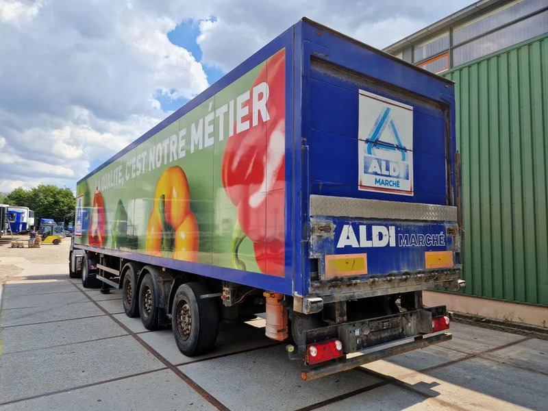 Schmitz Cargobull SKO 24 - Félpótkocsi dobozos: 5 kép. Schmitz Cargobull SKO 24 - Félpótkocsi dobozos: 5 kép.