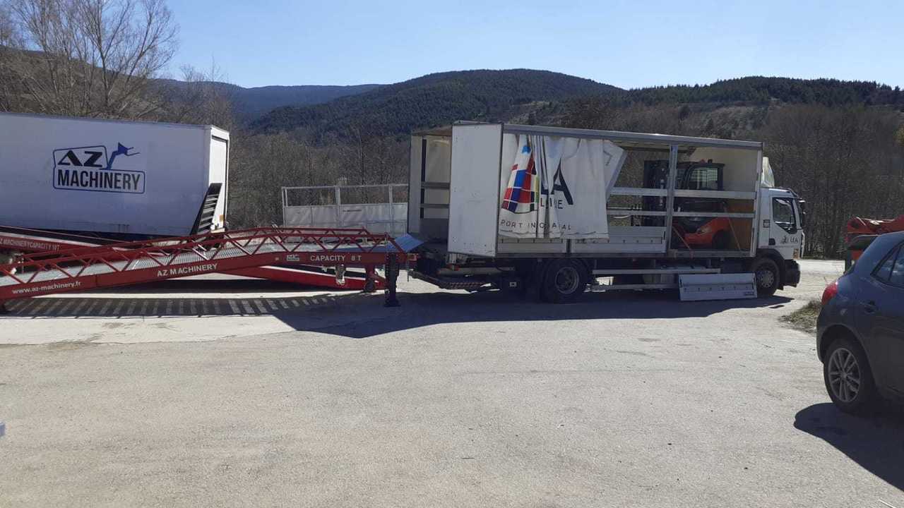 AZ RAMP STAR- 8T mobile loading ramp - Rakodó rámpa: 4 kép. AZ RAMP STAR- 8T mobile loading ramp - Rakodó rámpa: 4 kép.