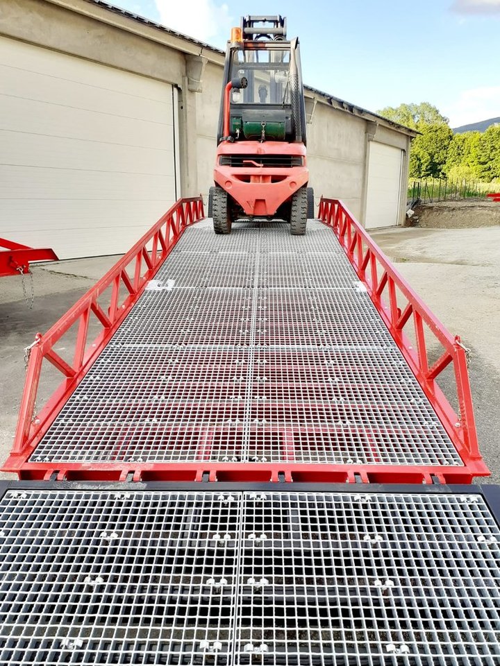 AZ RAMP STAR- 8T mobile loading ramp - Rakodó rámpa: 5 kép. AZ RAMP STAR- 8T mobile loading ramp - Rakodó rámpa: 5 kép.