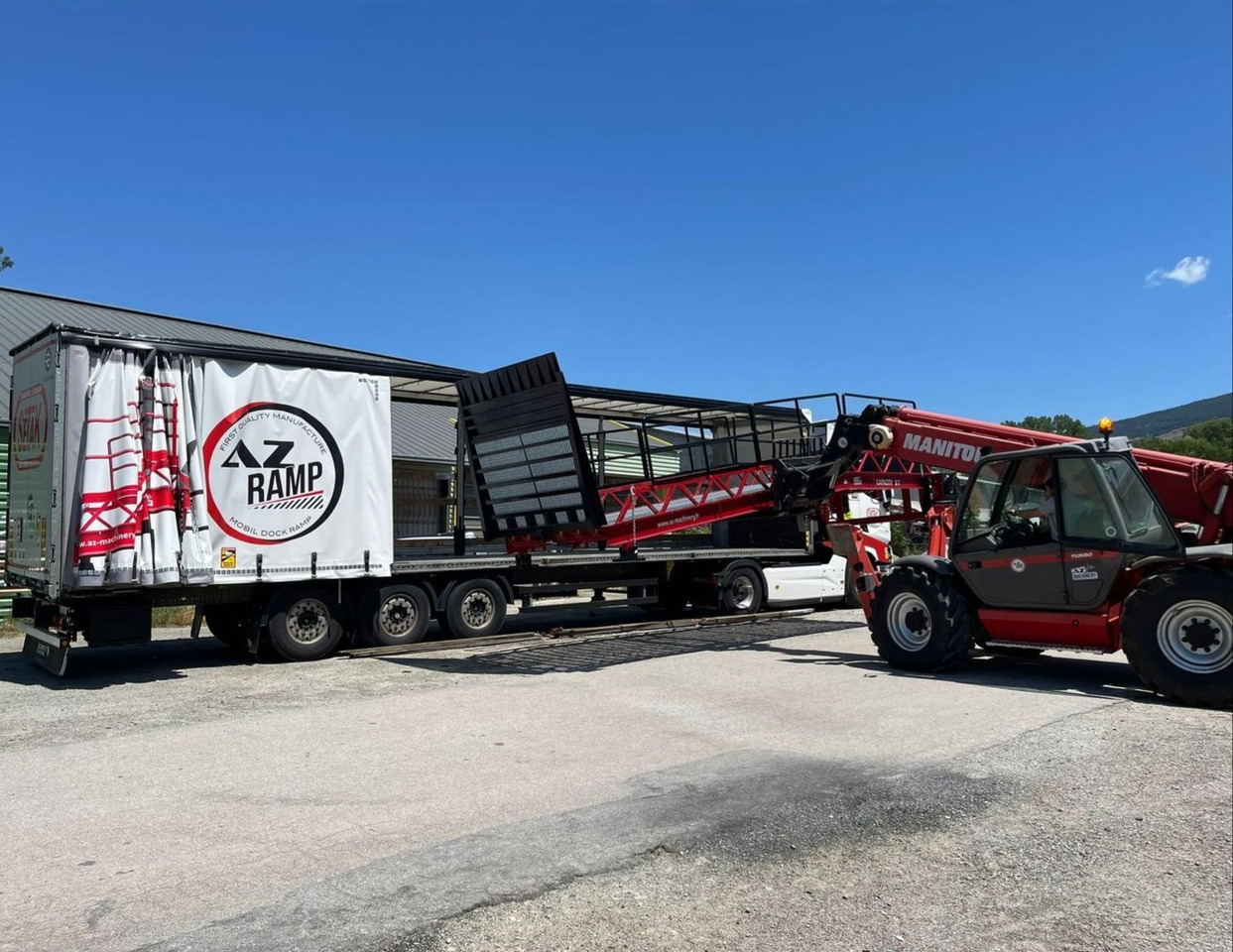 Loading Ramp with with hydraulic tilting bridge - AZ RAMP - STAR- 8T. 8 ton capacity - Rakodó rámpa: 5 kép. Loading Ramp with with hydraulic tilting bridge - AZ RAMP - STAR- 8T. 8 ton capacity - Rakodó rámpa: 5 kép.