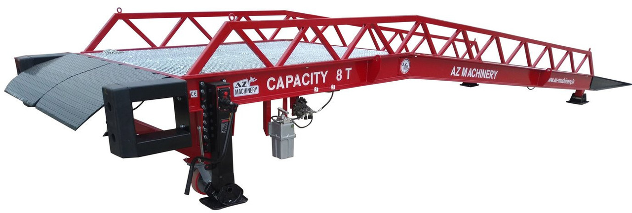 **RENTAL** Loading Ramp with with hydraulic tilting bridge - AZ RAMP - STAR- 8T. 8 ton capacity - Rakodó rámpa: 1 kép. **RENTAL** Loading Ramp with with hydraulic tilting bridge - AZ RAMP - STAR- 8T. 8 ton capacity - Rakodó rámpa: 1 kép.
