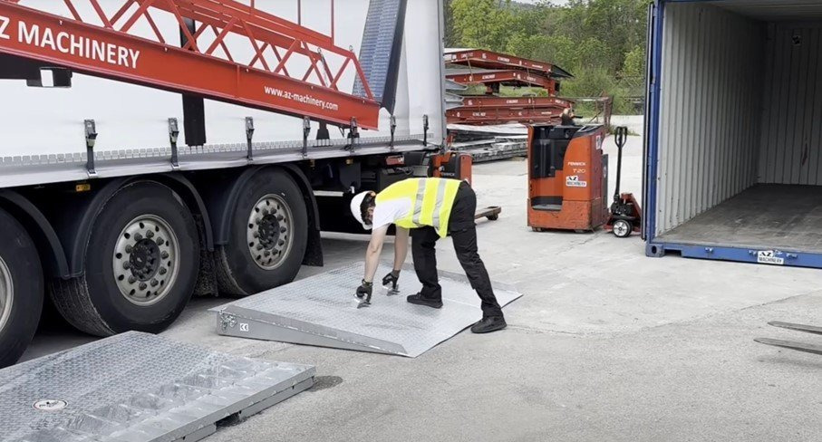 Új Rakodó rámpa container Ramp. AZ RAMP - HCNN-08 INOX. 8 000 Kg: 5 kép.