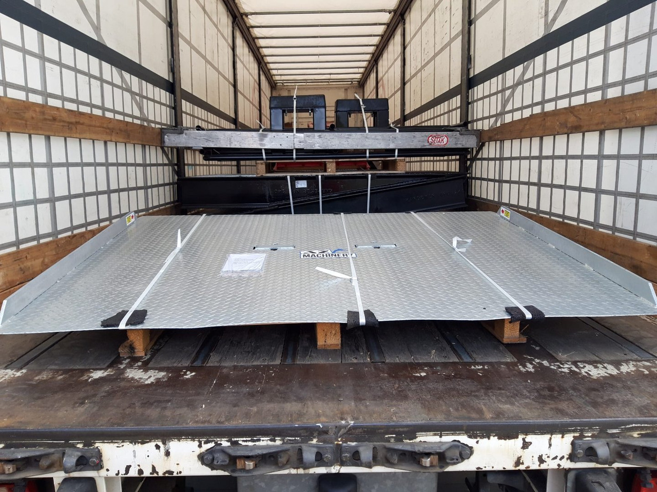 Új Rakodó rámpa container Ramp. AZ RAMP - HCNN-08 INOX. 8 000 Kg: 13 kép.