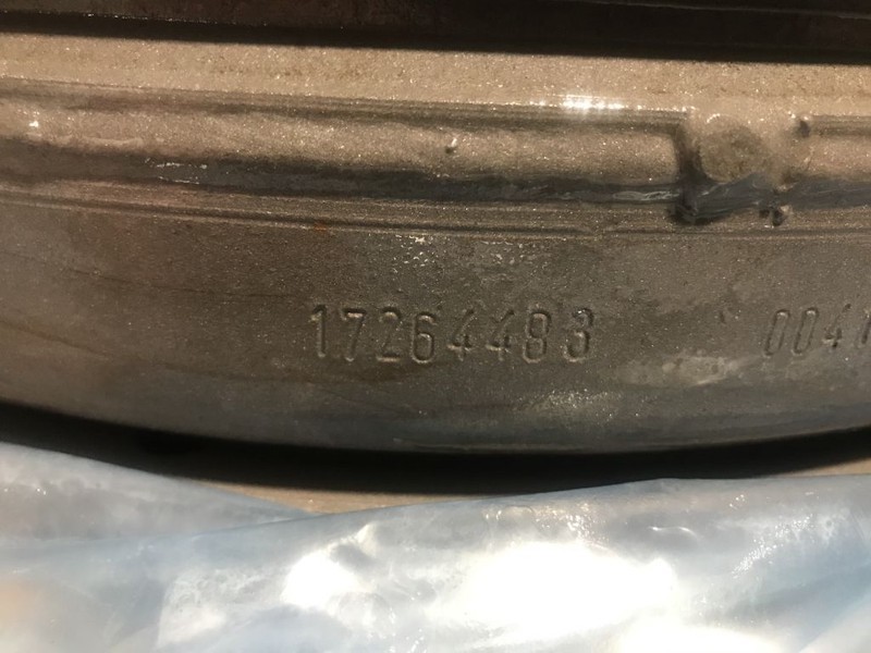 Volvo 11038455 17264483 PT2509 PT2519 22401 22671 22418 22419 - Erőátvitel - Csuklós dömper: 2 kép. Volvo 11038455 17264483 PT2509 PT2519 22401 22671 22418 22419 - Erőátvitel - Csuklós dömper: 2 kép.