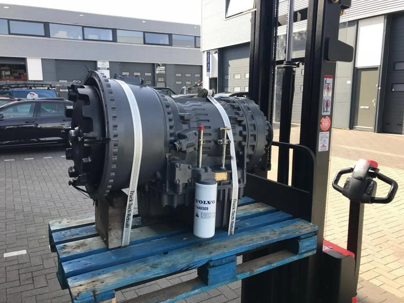 Volvo PT1860 22517, 22546 - Sebességváltó és alkatrészek - Csuklós dömper: 2 kép. Volvo PT1860 22517, 22546 - Sebességváltó és alkatrészek - Csuklós dömper: 2 kép.