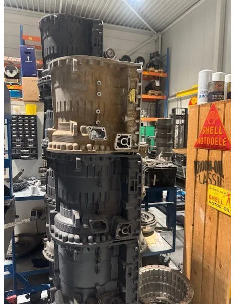 Volvo Powertronic versnellingsbakken hoofdhuizen - Sebességváltó: 2 kép. Volvo Powertronic versnellingsbakken hoofdhuizen - Sebességváltó: 2 kép.