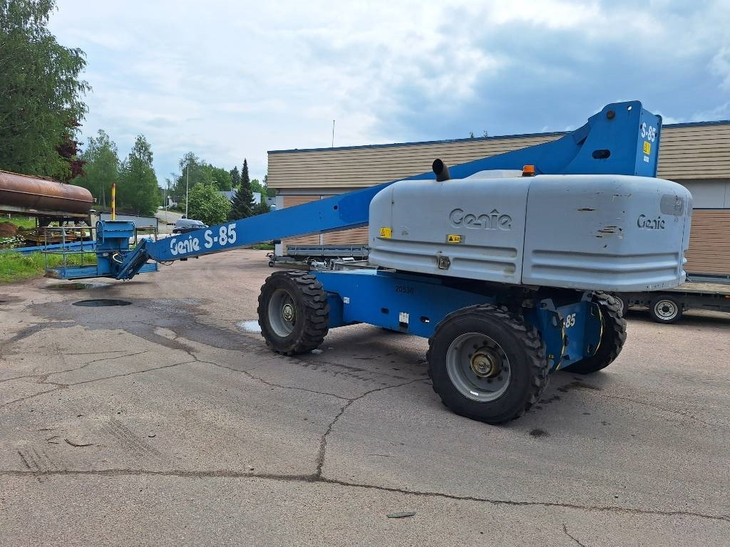 Genie S 85 - Személyemelő: 4 kép. Genie S 85 - Személyemelő: 4 kép.