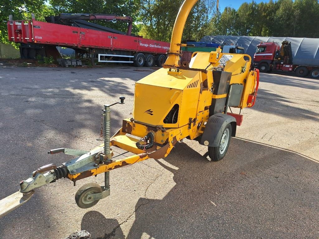 Greenmech Arborist 130 - Faaprító: 4 kép. Greenmech Arborist 130 - Faaprító: 4 kép.