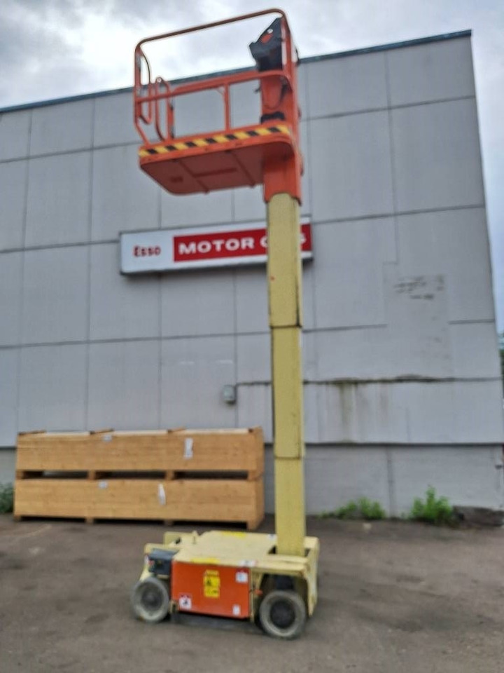 JLG 1230 ES - Ollós emelő: 1 kép. JLG 1230 ES - Ollós emelő: 1 kép.