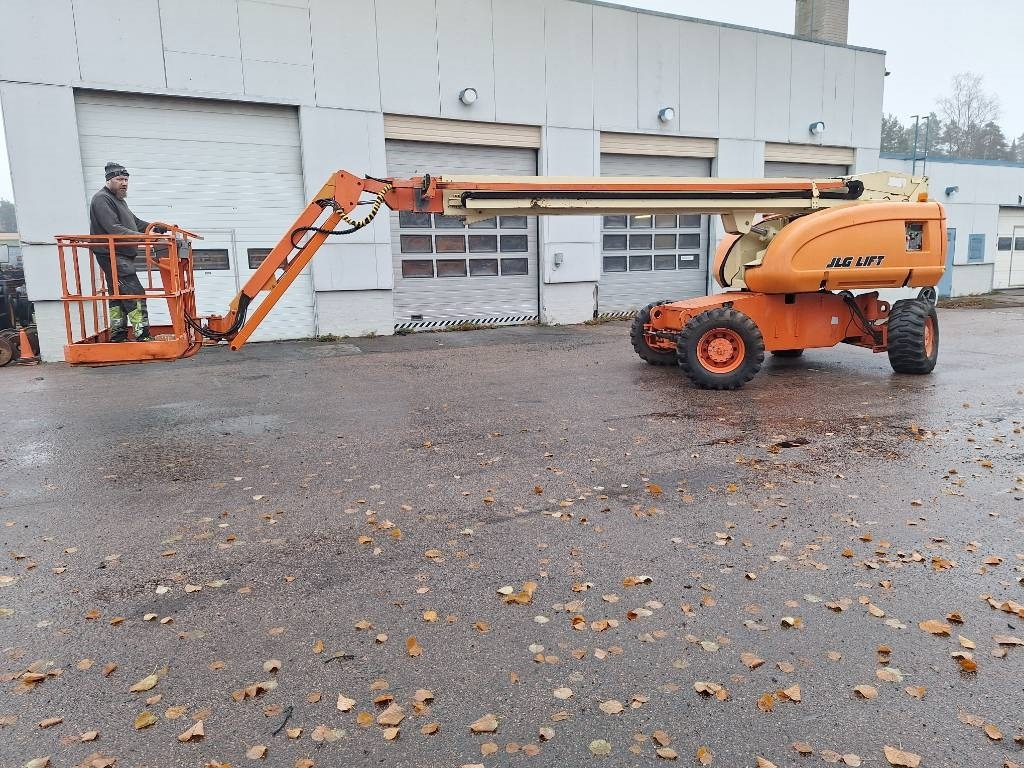 JLG 660 SJ 4x4x4 - Személyemelő: 3 kép. JLG 660 SJ 4x4x4 - Személyemelő: 3 kép.