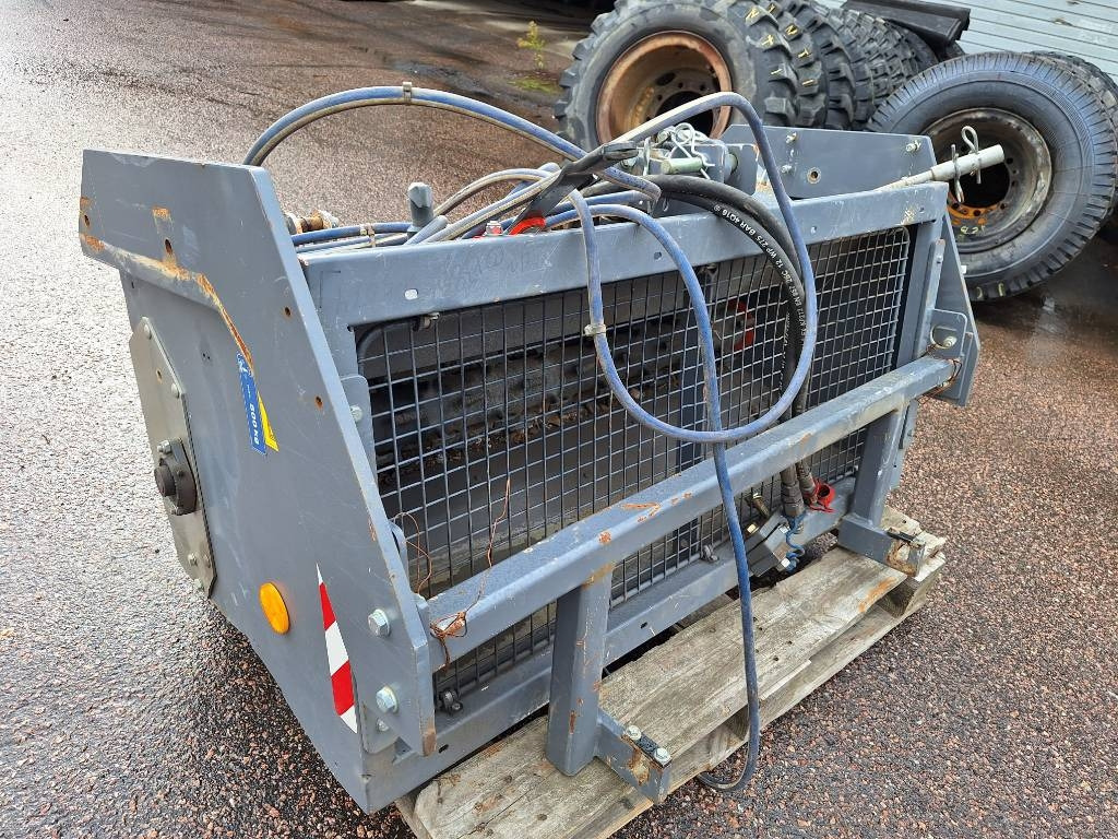 Rauch UKS 120 - Homok-/ Sószóró - Többcélú/ Speciális jármű: 1 kép. Rauch UKS 120 - Homok-/ Sószóró - Többcélú/ Speciális jármű: 1 kép.