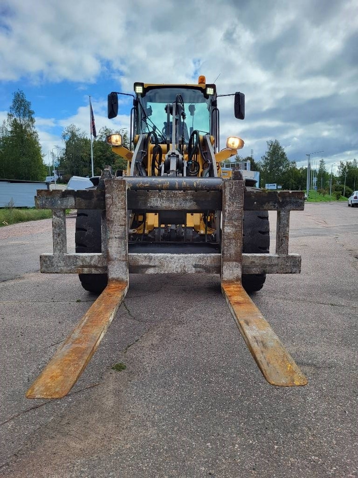 Volvo L 50 H - Gumikerekes homlokrakodó: 4 kép. Volvo L 50 H - Gumikerekes homlokrakodó: 4 kép.