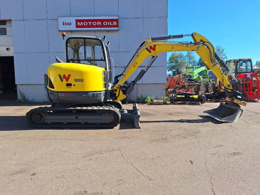Wacker Neuson EZ 53 - Minikotró: 1 kép. Wacker Neuson EZ 53 - Minikotró: 1 kép.