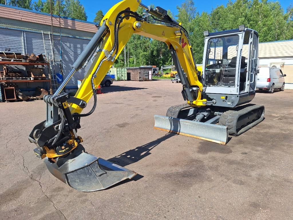 Wacker Neuson EZ 53 - Minikotró: 4 kép. Wacker Neuson EZ 53 - Minikotró: 4 kép.