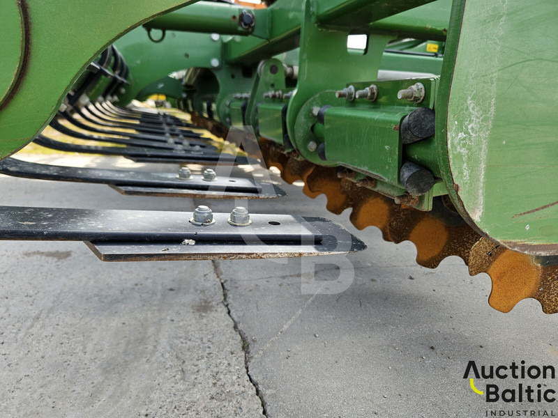 Kombinált vetőgép Amazone Cirrus 6003-2: 13 kép. Kombinált vetőgép Amazone Cirrus 6003-2: 13 kép.