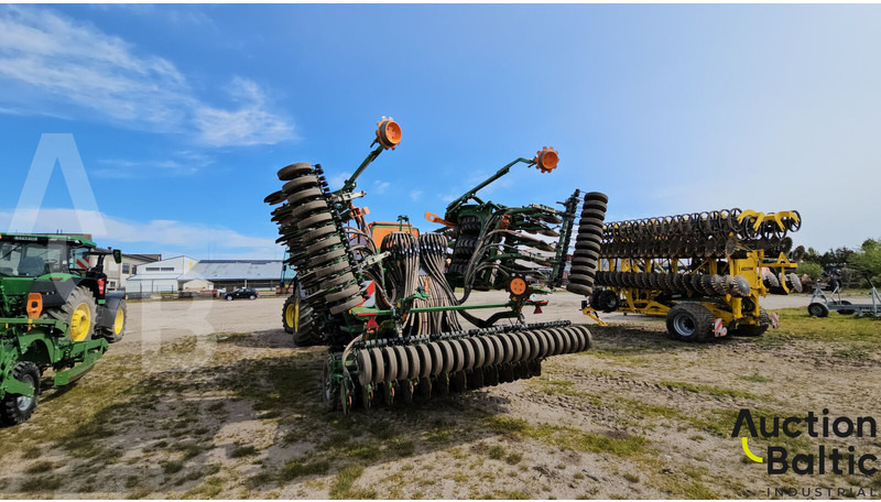 Amazone Cirrus 6003-2 - Kombinált vetőgép: 3 kép. Amazone Cirrus 6003-2 - Kombinált vetőgép: 3 kép.