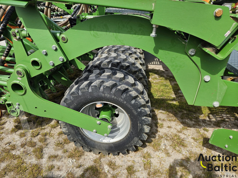 Kombinált vetőgép Amazone Cirrus 6003-2: 20 kép. Kombinált vetőgép Amazone Cirrus 6003-2: 20 kép.