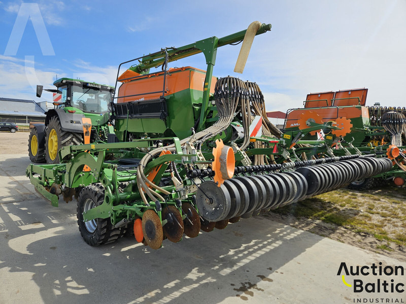 Amazone Cirrus 6003-2 - Kombinált vetőgép: 2 kép. Amazone Cirrus 6003-2 - Kombinált vetőgép: 2 kép.