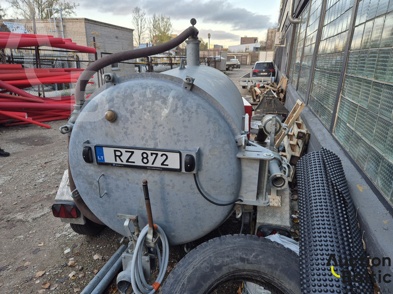 At-Site Equipment MVT 2000 - Tartályos pótkocsi: 4 kép. At-Site Equipment MVT 2000 - Tartályos pótkocsi: 4 kép.